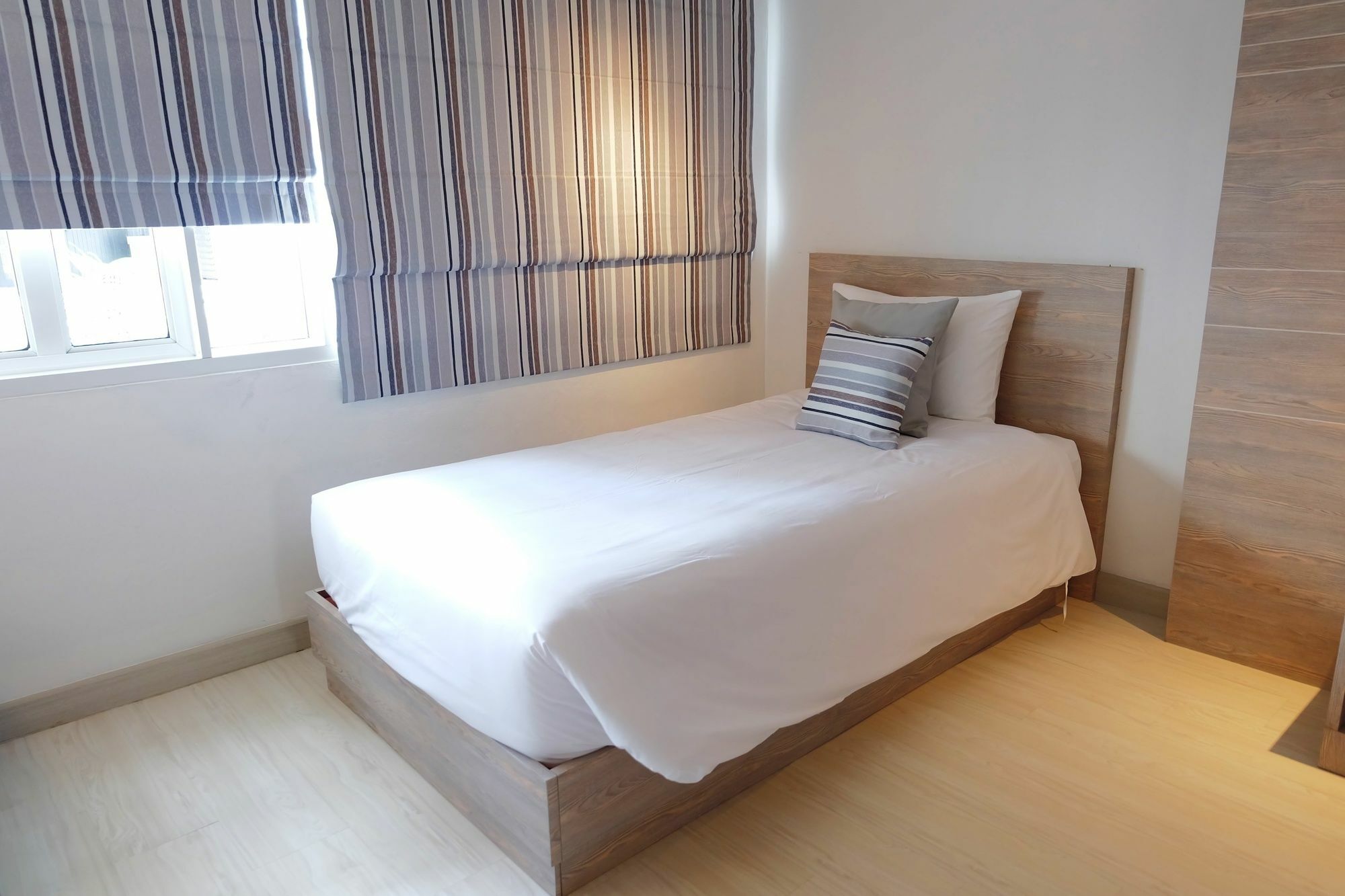 Methavalai Residence Hotel - Sha Extra Plus Бангкок Экстерьер фото