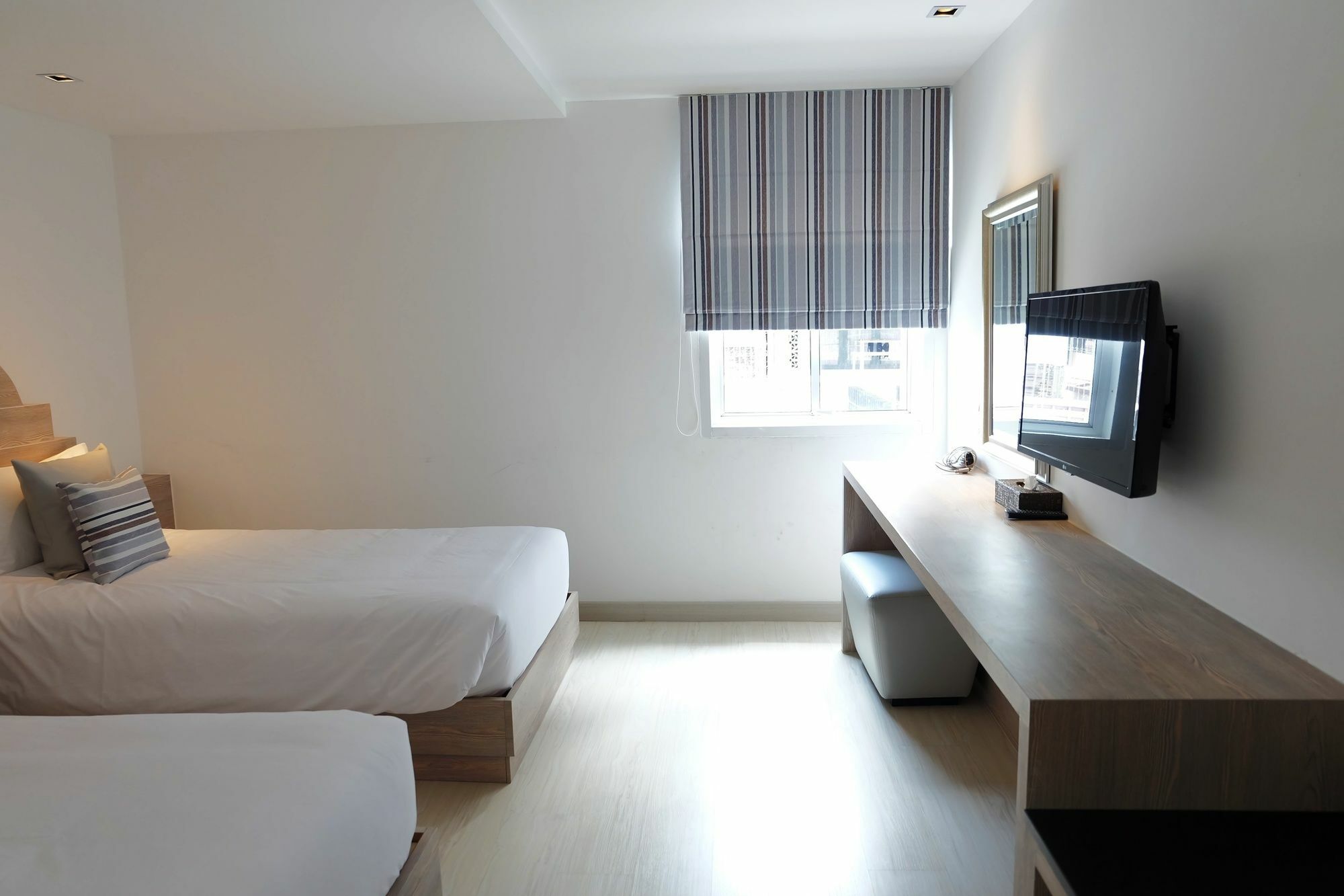 Methavalai Residence Hotel - Sha Extra Plus Бангкок Экстерьер фото